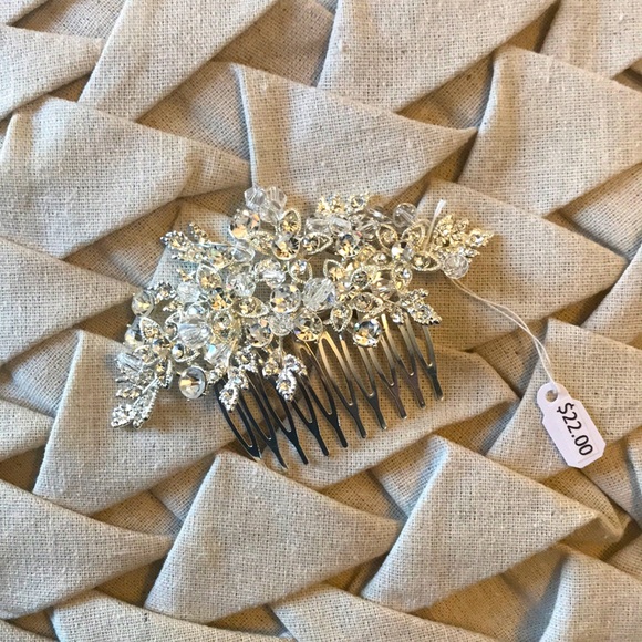 Accessories - Bridal hair piece